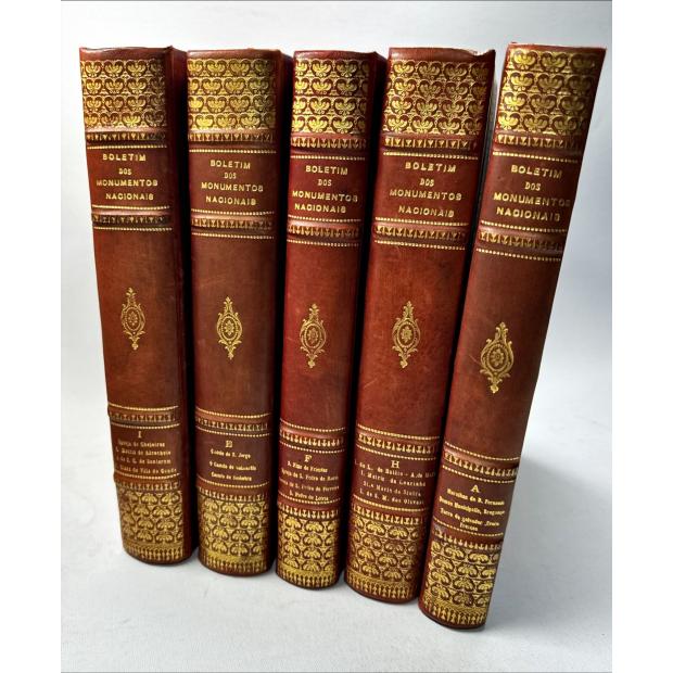 BOLETIM DA DIRECÇÃO GERAL DOS EDIFICIOS E MONUMENTOS NACIONAIS. 5 Volumes.