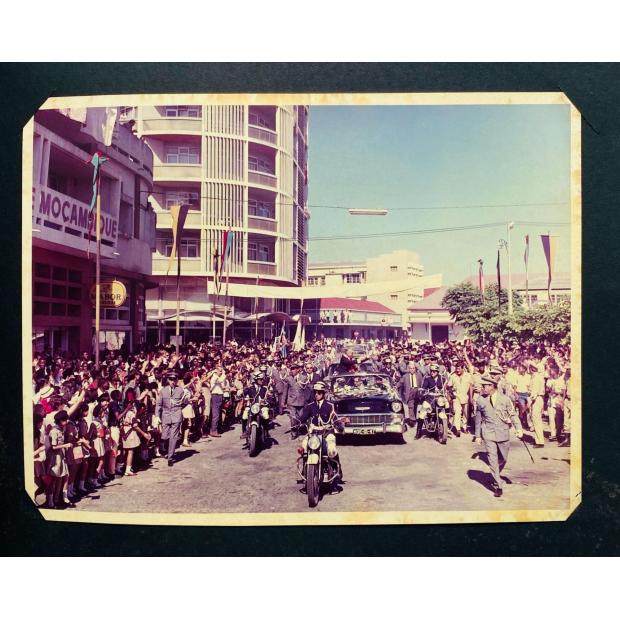 ÁLBUM MOÇAMBIQUE. Visita de sua excelência o senhor Ministro do Ultramar Professor Doutor Joaquim Moreira da SILVA CUNHA. 1972