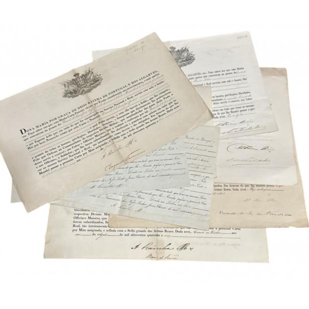 MANUSCRITOS. 10 DIPLOMAS REAIS DE D. MARIA E D. LUIZ.