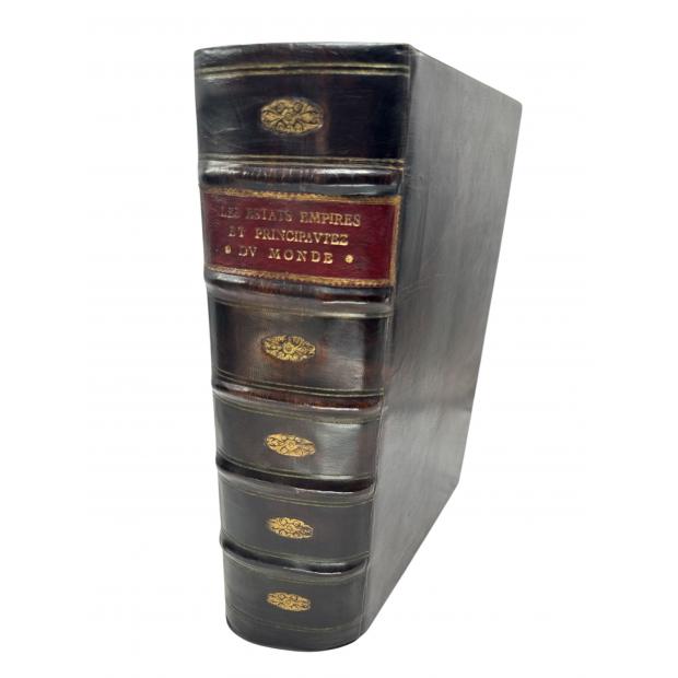 AVITY, Pierre d'. (Davity). - LES ESTATS EMPIRES ET PRINCIPAVTEZ DV MONDE. Representez par la description des paÿs, m urs des habitans, richesses des provinces, les forces, le gouvernement, la religion et les princes qui ont gouverné chacun estat. Auec l'origine de toutes les religions et de tous les cheualiers et ordres militaires. 