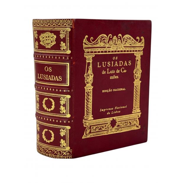 CAMÕES, Luis de. -  OS LUSIADAS. Edição nacional.